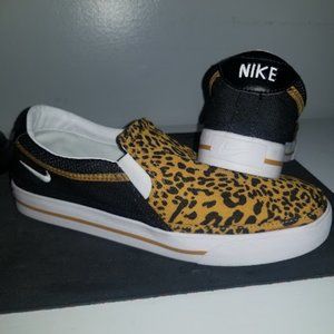Size 8.5 Nike Shoes